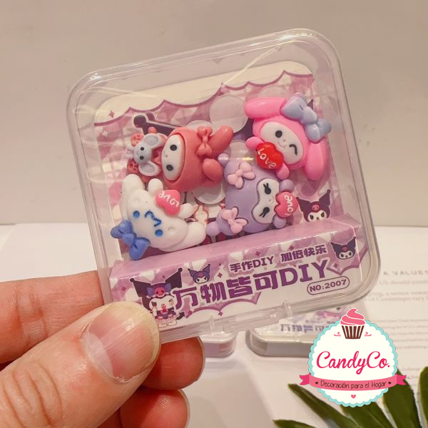 Set de Accesorios para Uñas, Celular con Forma de Hello Kitty, Kuromi, My  Melody, Cinnamonroll, Personajes de Sanrio en CandyCo Tienda Online