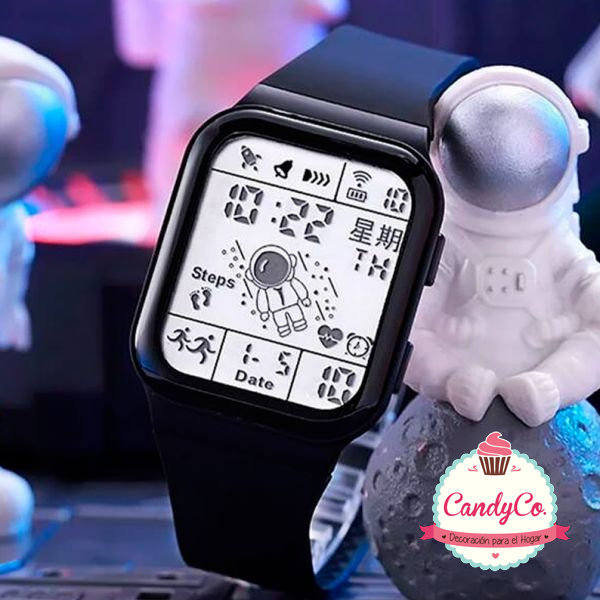 Reloj Digital Cuadrado con Diseño de Astronauta en CandyCo Tienda Online